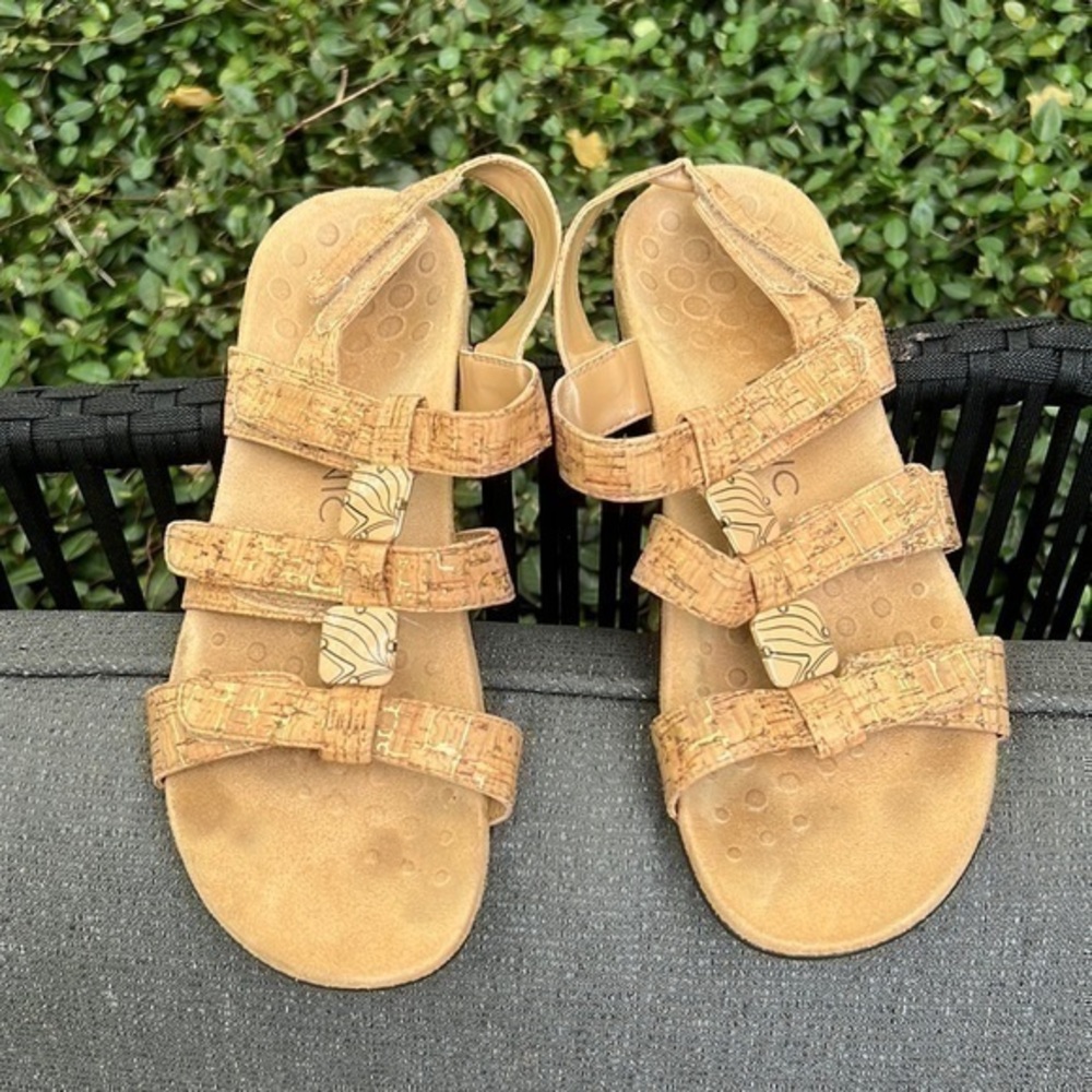 ▶️ Vionic ◀️ TRIPLE STRAP AMBER ADJUSTABLE SANDAL- gold cork-9